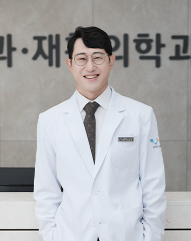 이재환 신사점 대표원장